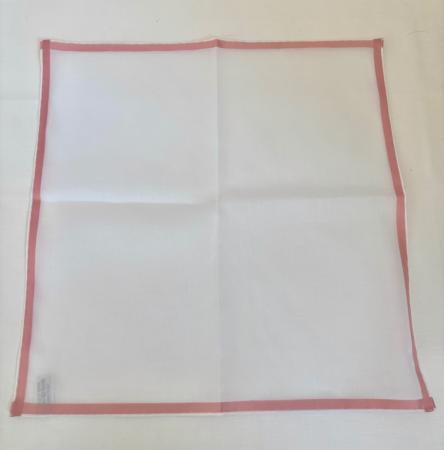 Les pochettes de costume &raquo; Les blancs &raquo; Mouchoir de poche amalfi blanc à satin rose